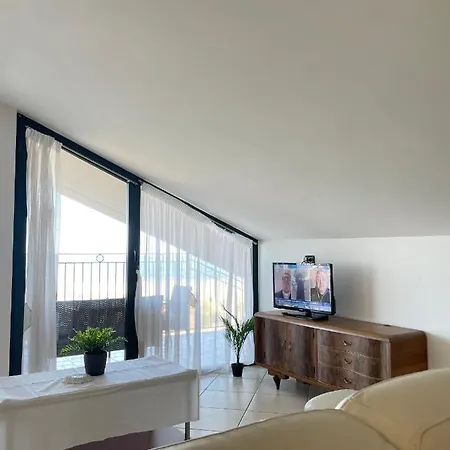 Mansarda Vista Wow - Fronte Mare Con Posto Auto *
