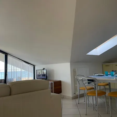 Mansarda Vista Wow - Fronte Mare Con Posto Auto Апартаменты Джулианова